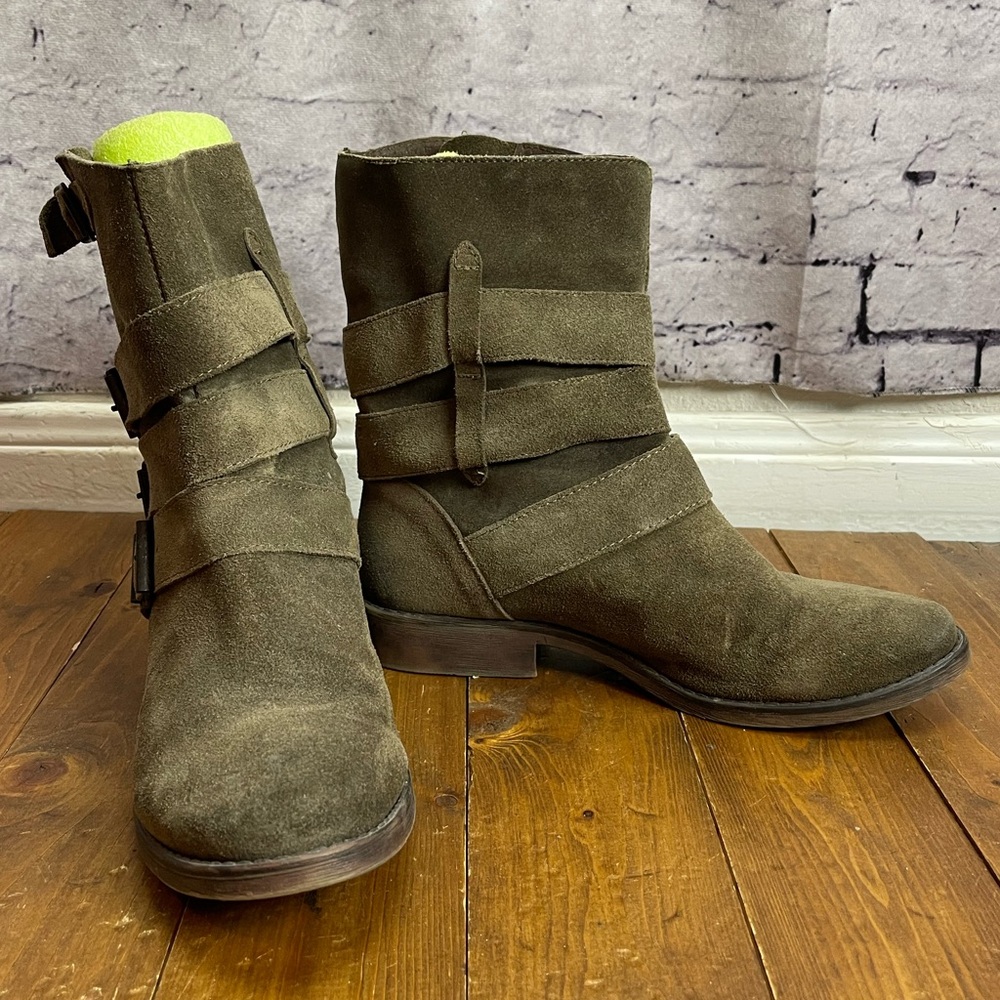 Zigi size 8.5M brown suede crumpet boots
